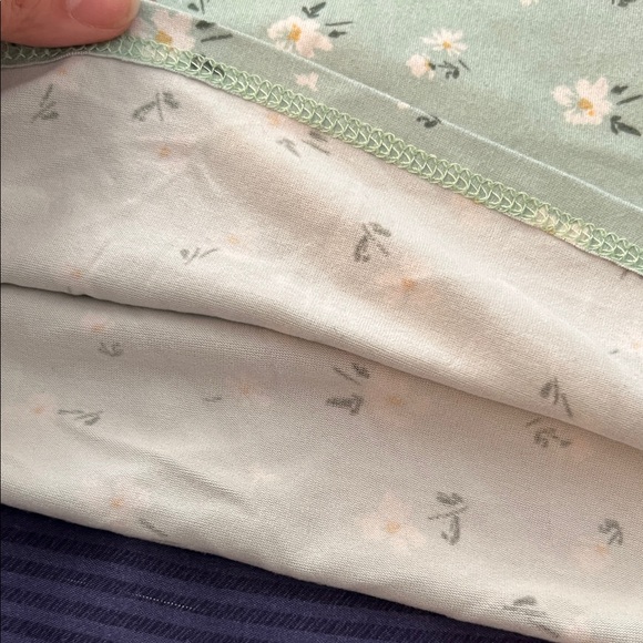 Gaze Floral Crop Top - Light Green - Picture 3 of 6